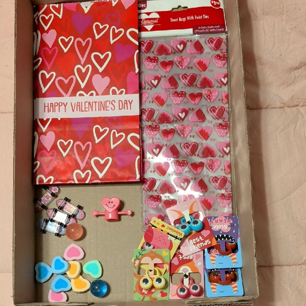 Valentine's Day Heart Treat Bags & Stickers Set